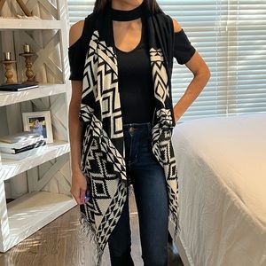 Aztec Black & White sleeveless cardigan - S